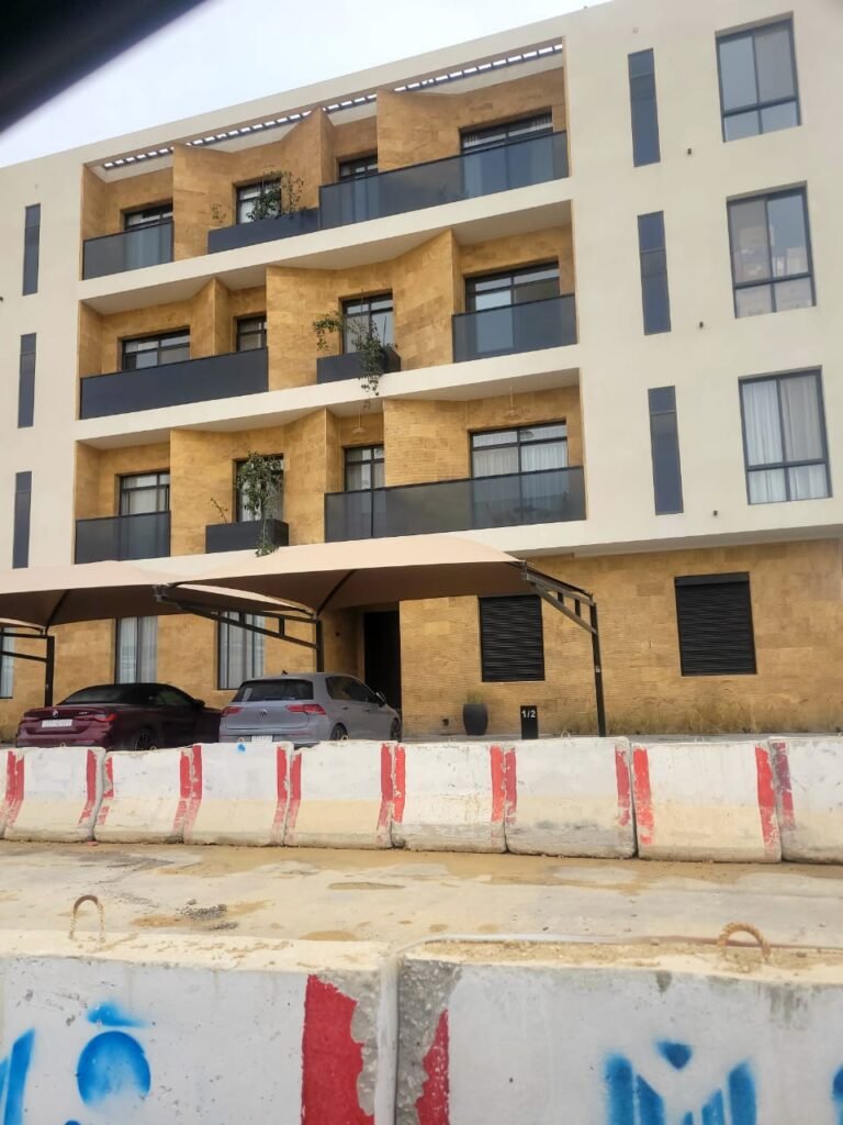 واجهات زجاج للمحلات بالرياض